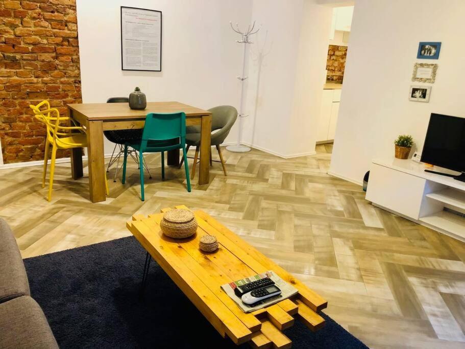 Apartment Joy Libertatii 9mai 7 *