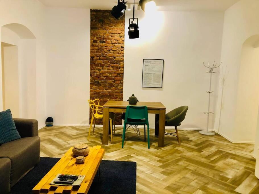 Joy Libertatii 9mai 7 Apartment