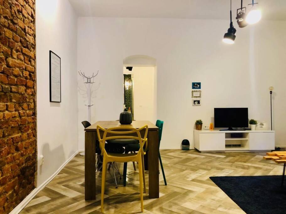 Joy Libertatii 9mai 7 Apartment *